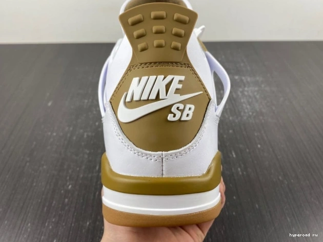 Jordan Air Nike DR5415-120 SB 4 x 0629